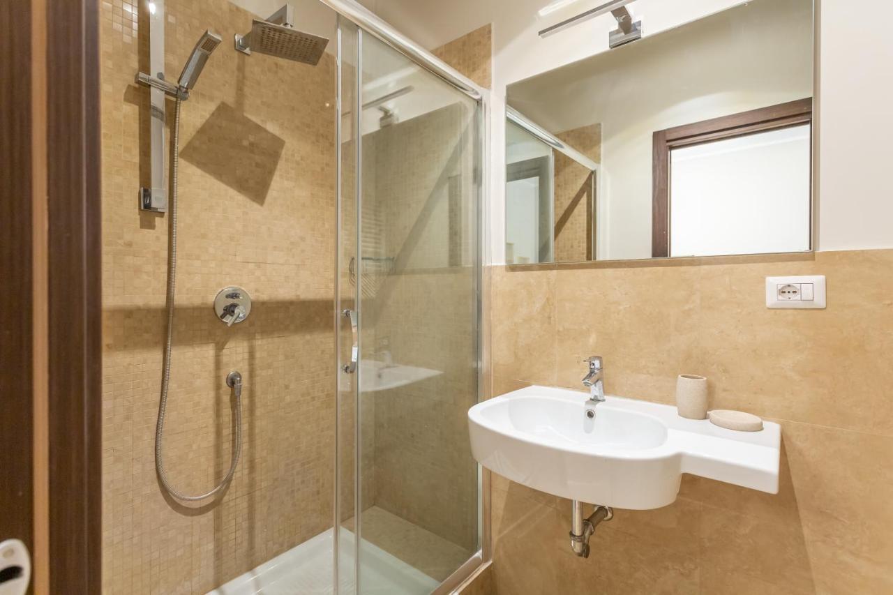 Daplace - Gran Torino Suites Rome Bagian luar foto